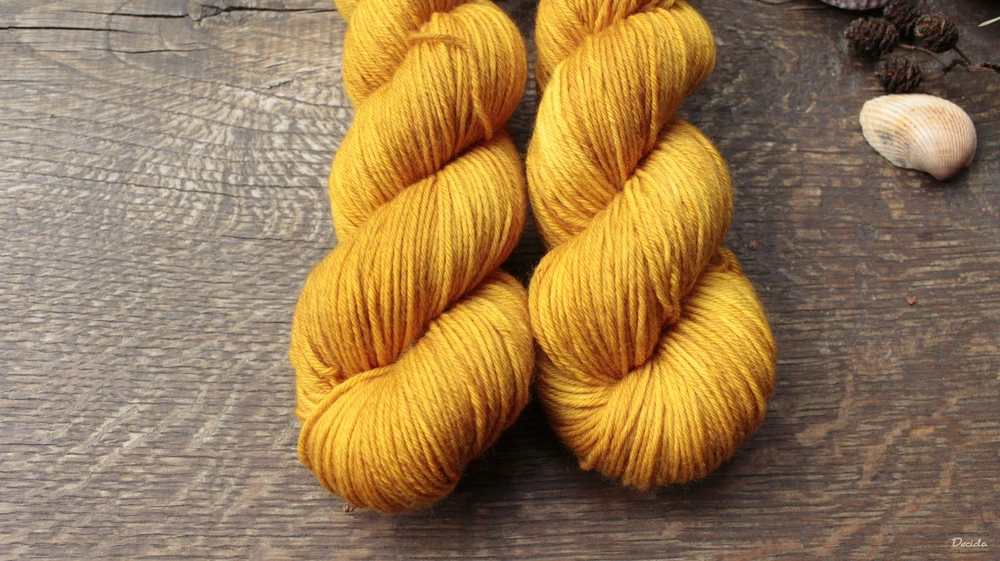 "Aztec gold" -  Merino sw/polyamid 270m/100g
