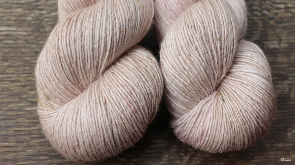 "Pudr" merino/hedvábí 70/30 400m jednonitka 