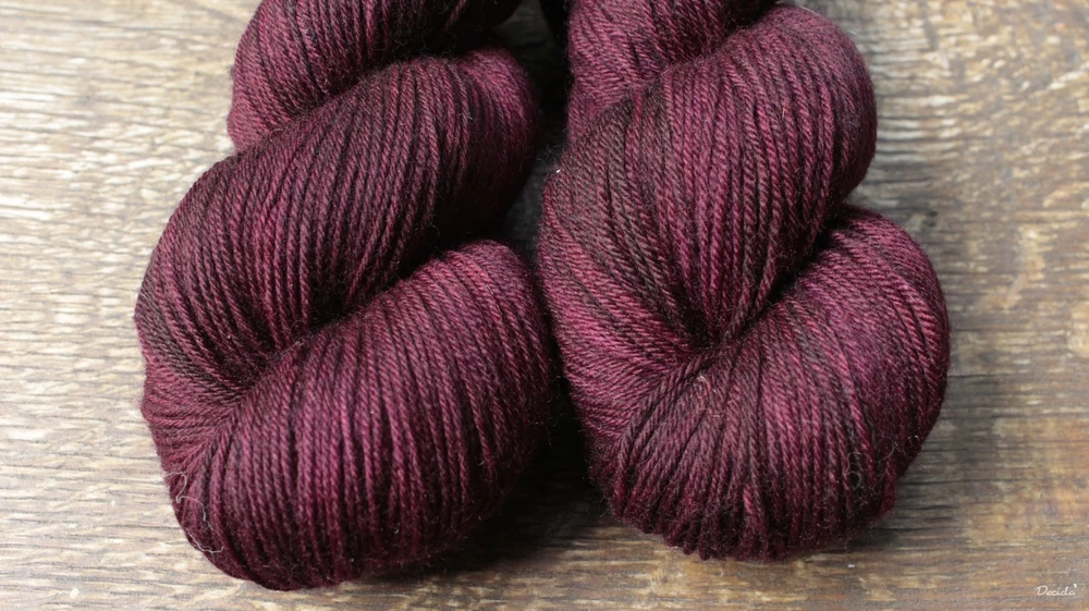 "Hot Burgundy" - EXTRA Merino sw/polyamid 365m/100g