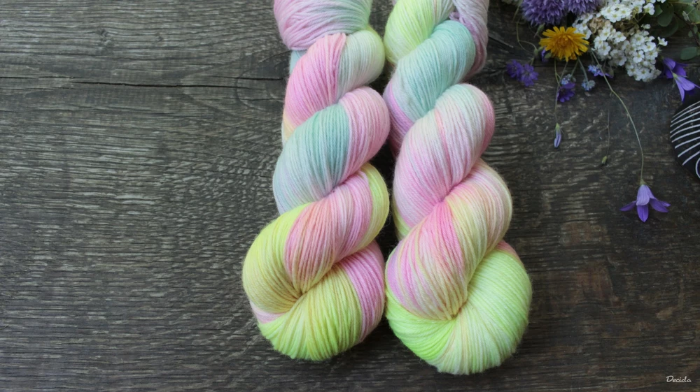 "Zářivá" - EXTRA Merino sw/polyamid 365m/100g