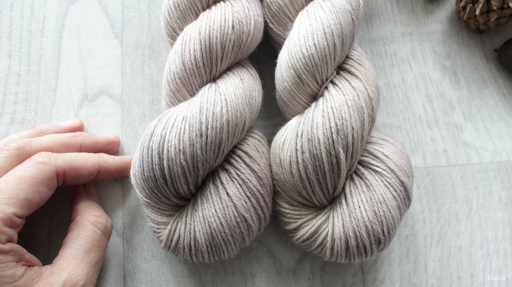 "Zapudrovaná" - extra MERINO se sw 4mm
