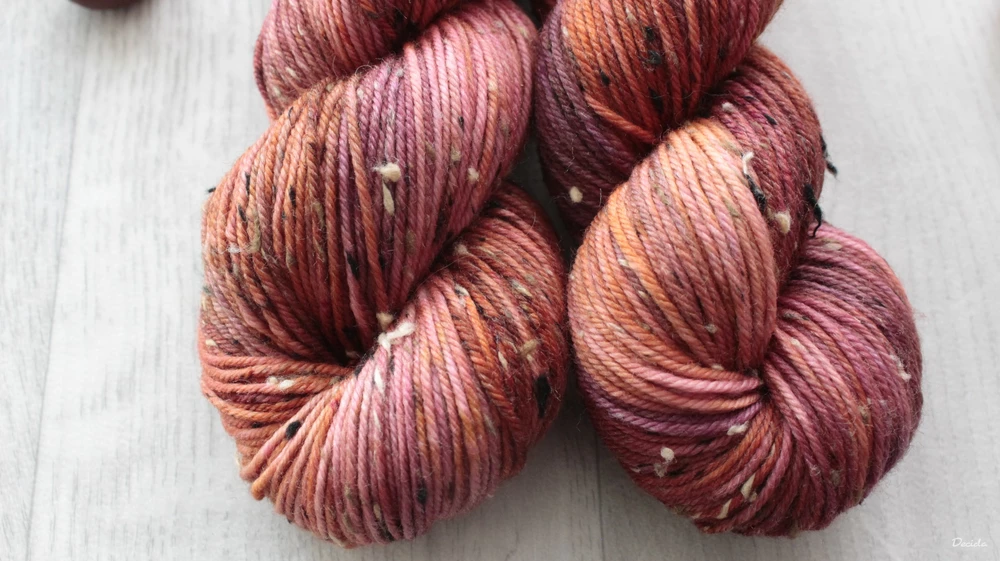 "Zamilovaná" Donegal DK -  85% merino a 15% donegal nopky