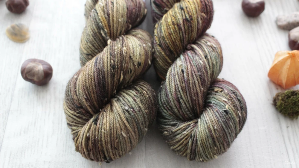 "Lovec" Donegal DK - 85% merino a 15% donegal nopky