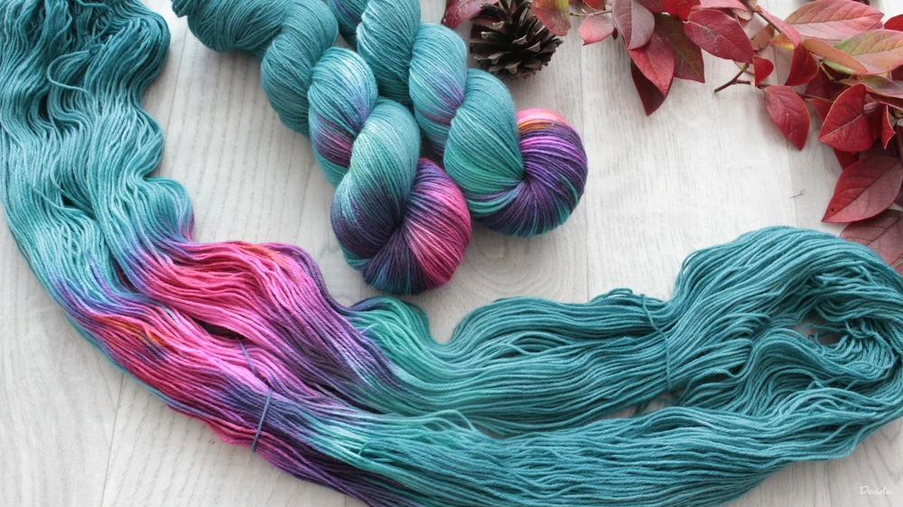 "Flou" - EXTRA Merino sw/polyamid 365m/100g