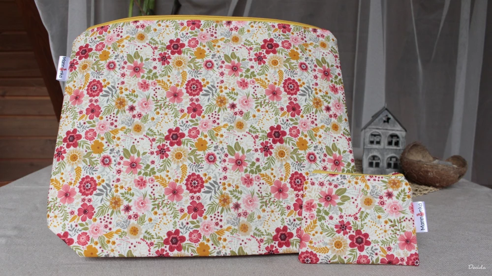 Kapsička č.30 - na pomůcky od Mannonky 