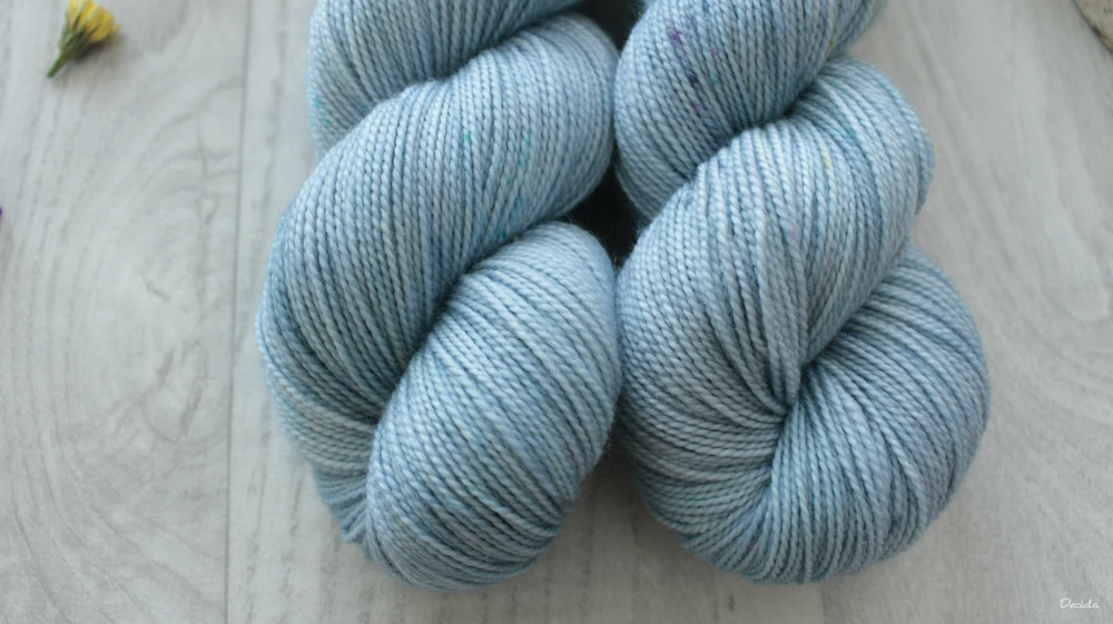 "Nubes de sueño" - 80% merino 10% kašmír 10% nylon 365m/100g