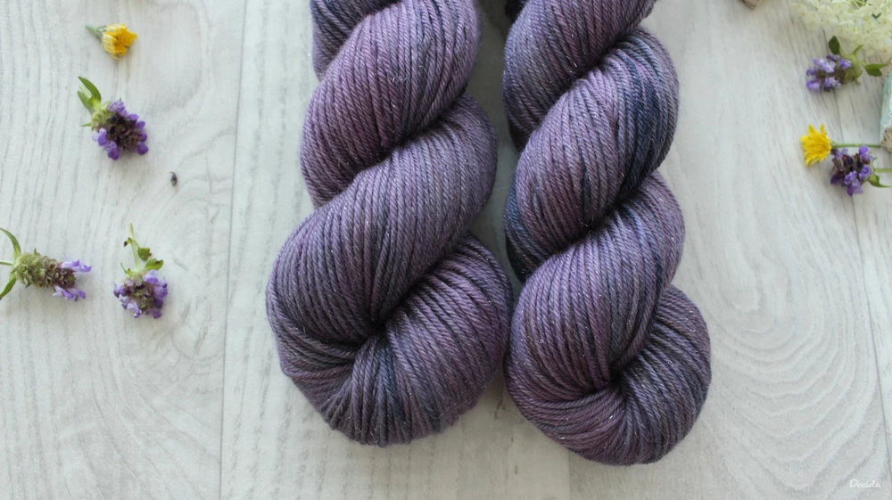 "Švestková" - 75%merino 20%hedvábí 5%silver 212m bez SW