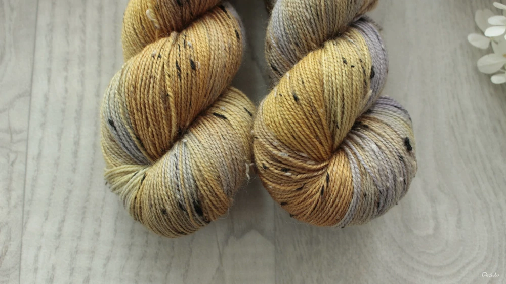 "Amber" - merino a Donegal neps 400m