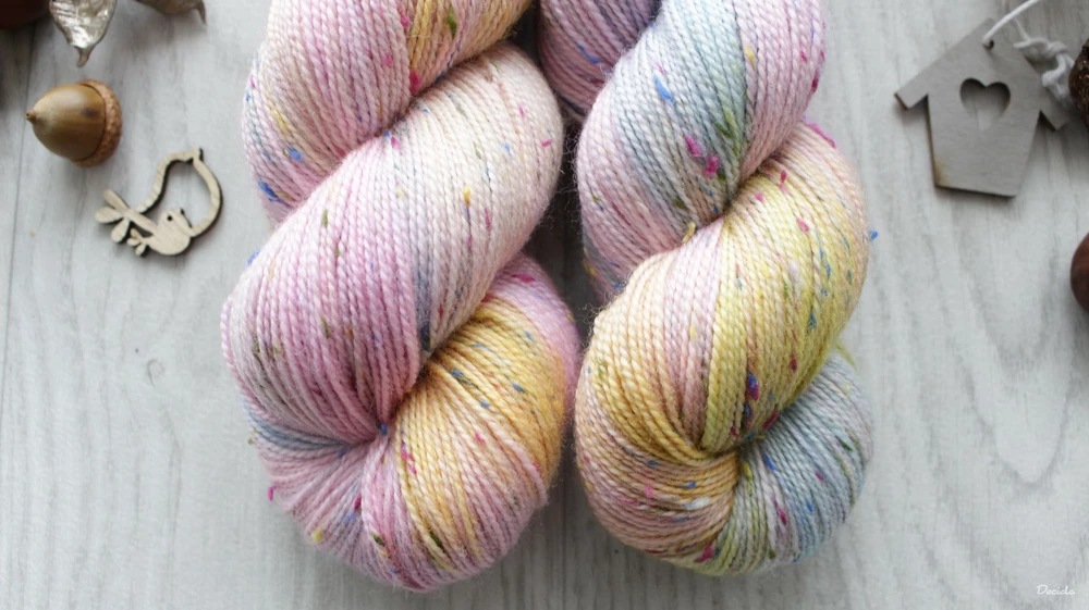 "Avidad" -  85% merino sw a 15% donegal nopky barevné