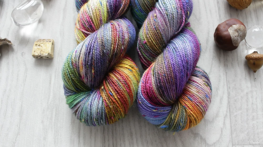 "Tangerine party" -  85% merino sw a 15% donegal nopky barevné