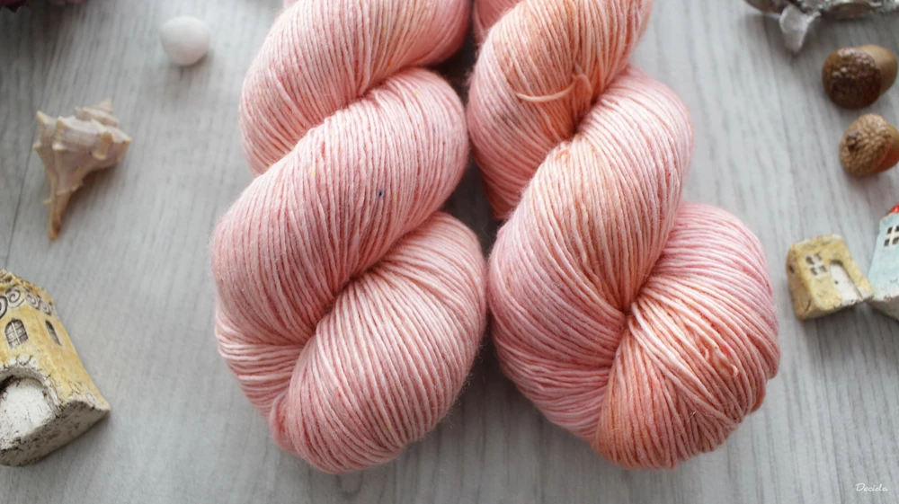 "Soft Salmon" -  Single MERINO 366m
