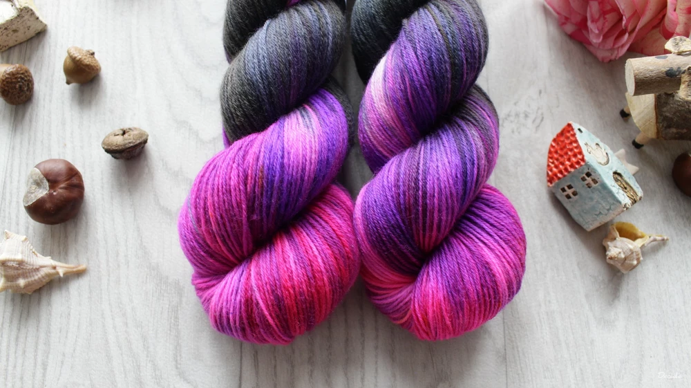 "Hot Extravagance" - EXTRA Merino sw/polyamid 365m/100g