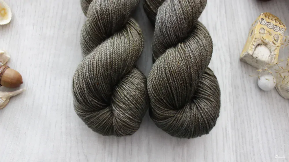 "Khaki" - 70%merino/10%kašmír/20%hedvábí 400m