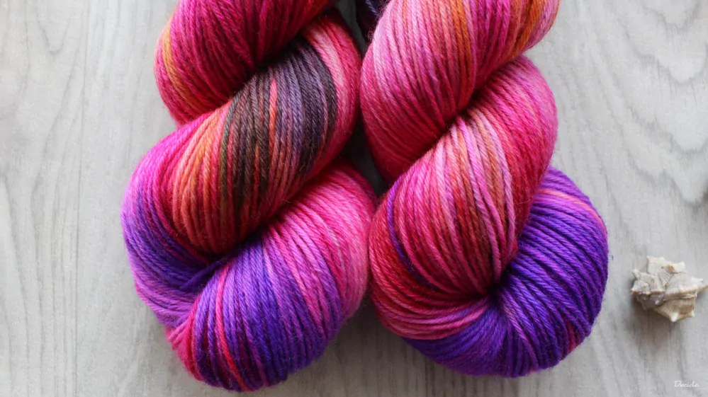 "Hot Extravagance" -  Merino sw/polyamid 270m/100g