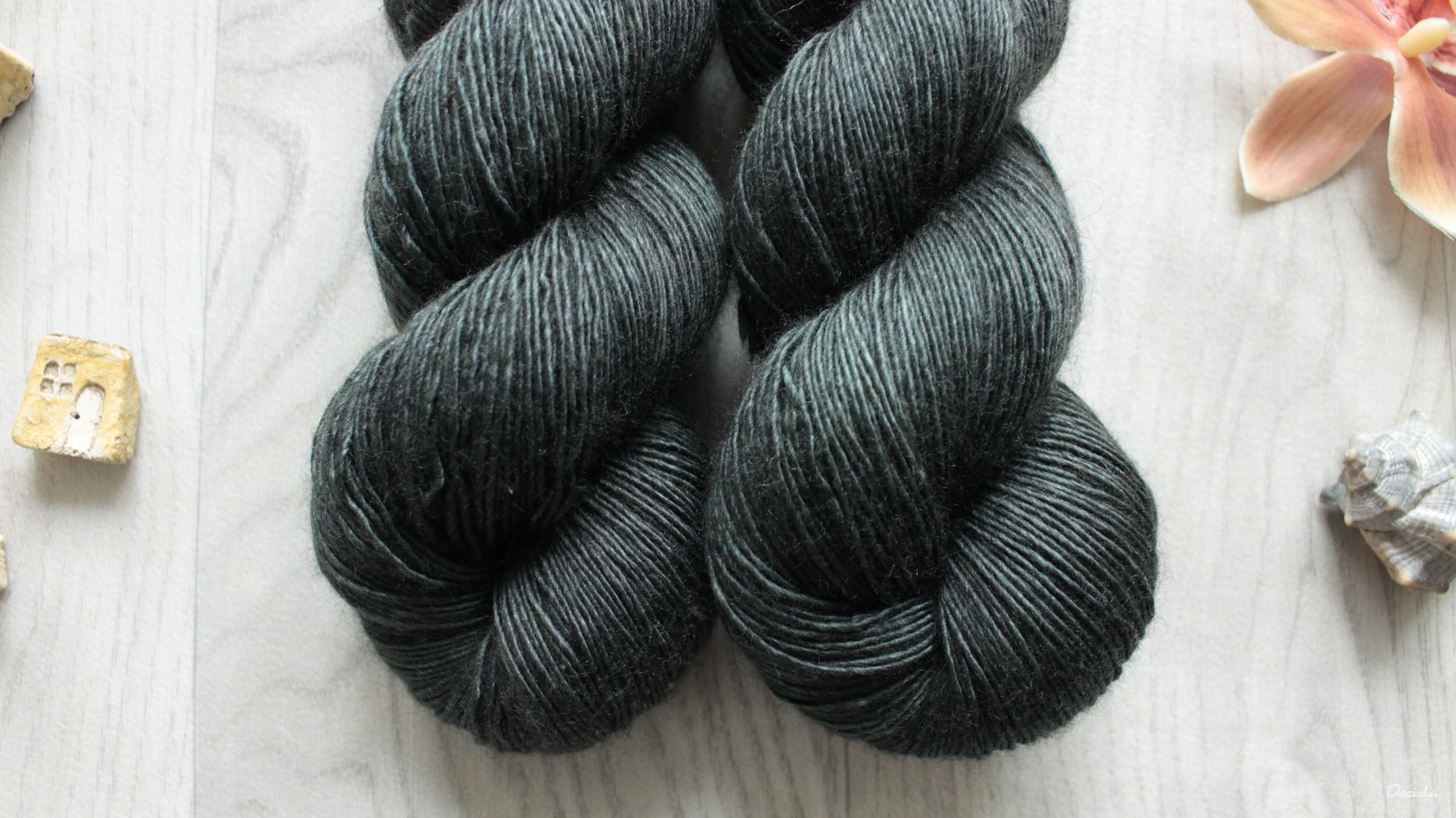 "Dark Forest" 120g - 65%merino 20%hedvábí a 15% yak