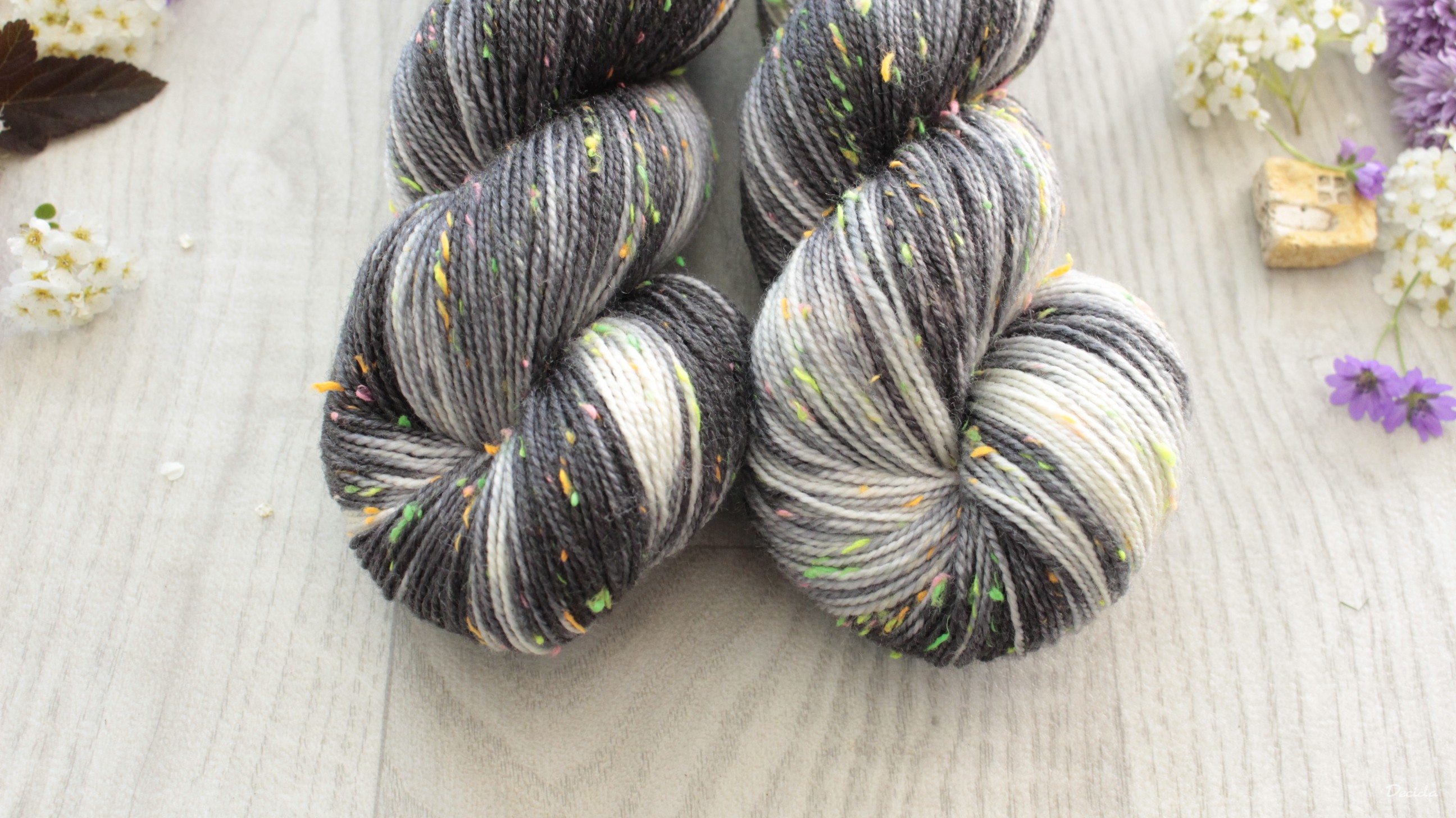 "Elegant" - merino a Donegal neps 400m