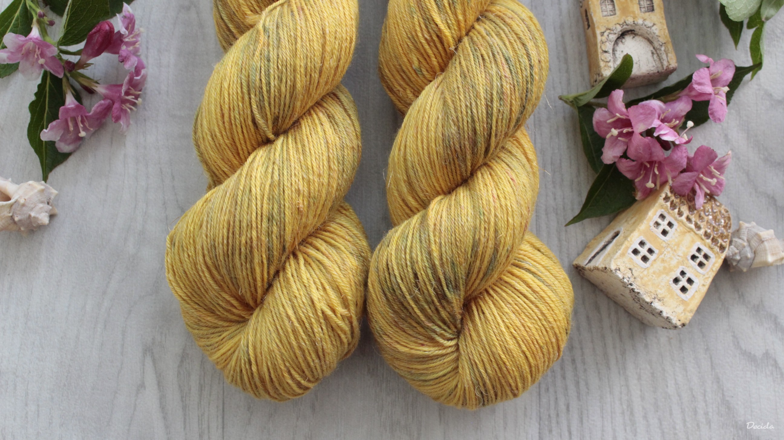 "Soma" -  80% Merino Easywash/20% Len 400m/100g