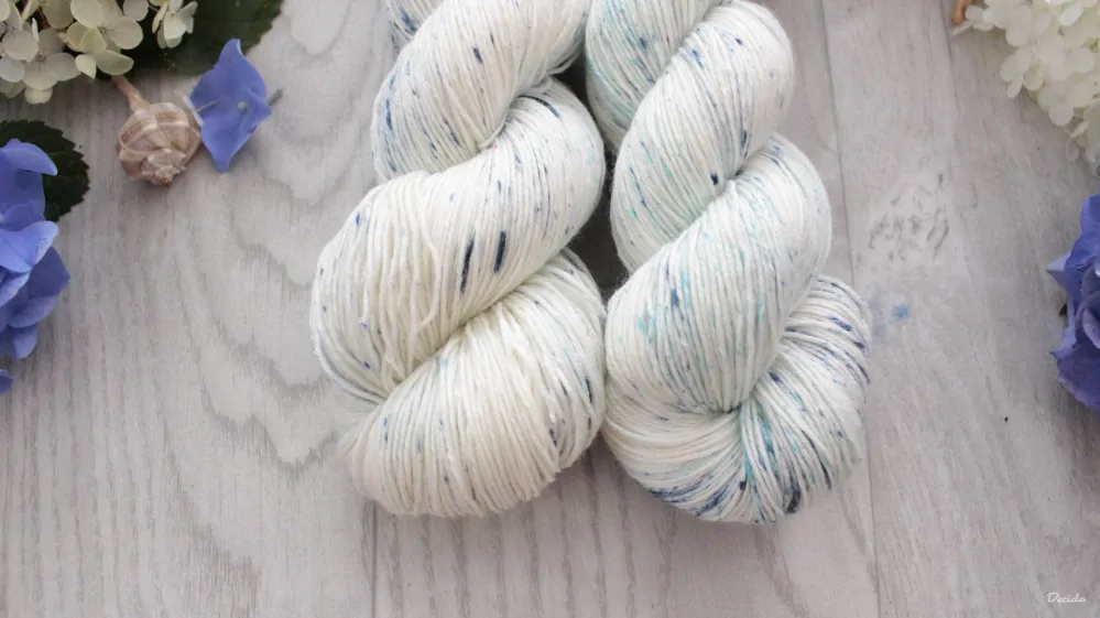 "Blue Snow" 80% merino 20% hedvábí 360m 