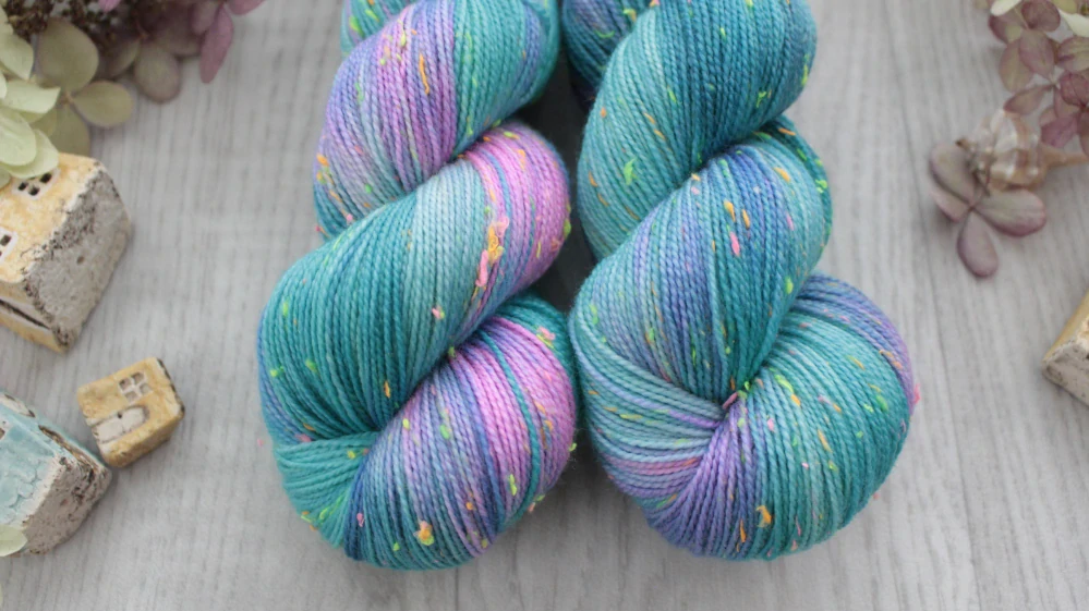 "Happy Pleyla" - merino a Donegal neps 400m