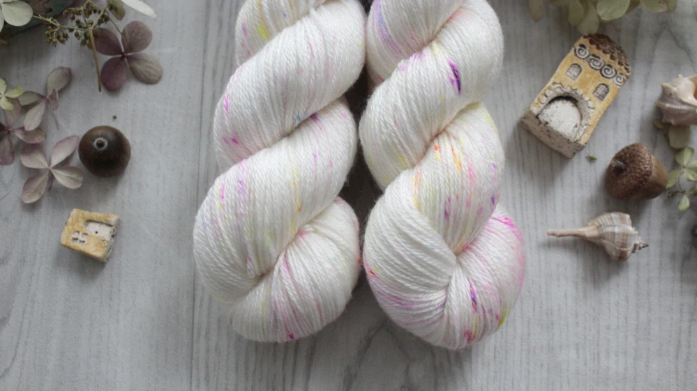 "Speckled Unicorn" Merino/tencel 333m