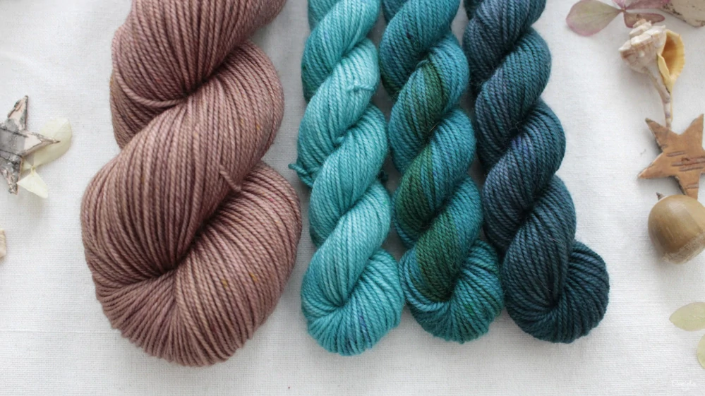 "Set 11" Alpine Bloom Hat - 160g Merino sw 300m