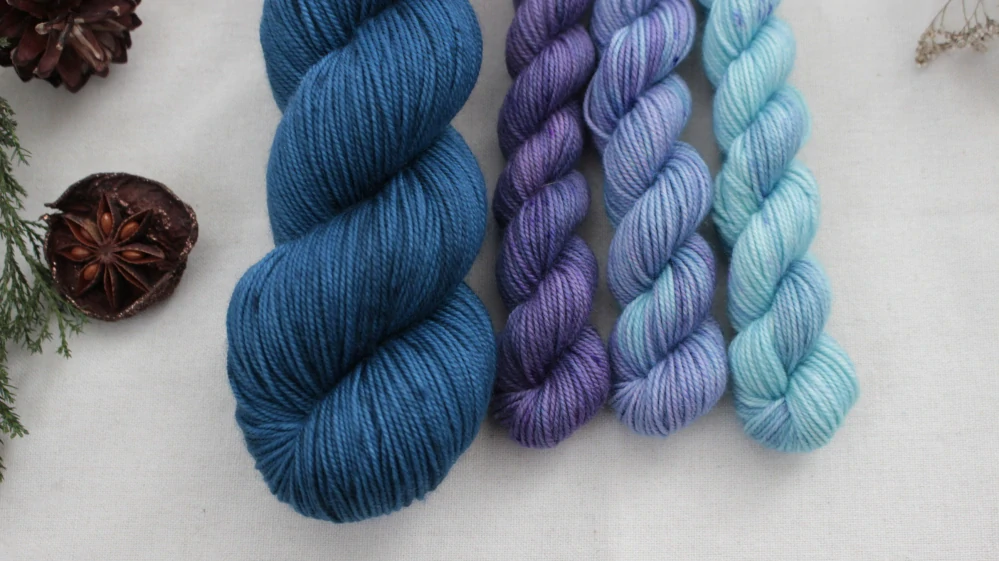 "Set 28" Alpine Bloom Hat - 160g Merino sw 300m