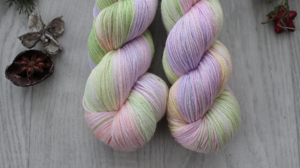 "Manzana pastel 2" - merino sw/hedvábí 50/50 400m