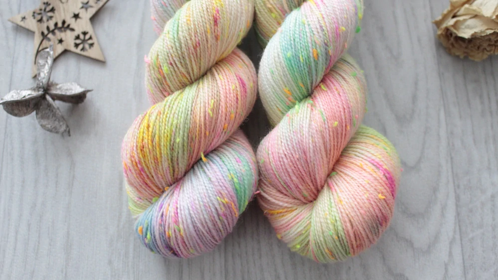"Manzana pastel" - merino a Donegal neps 400m