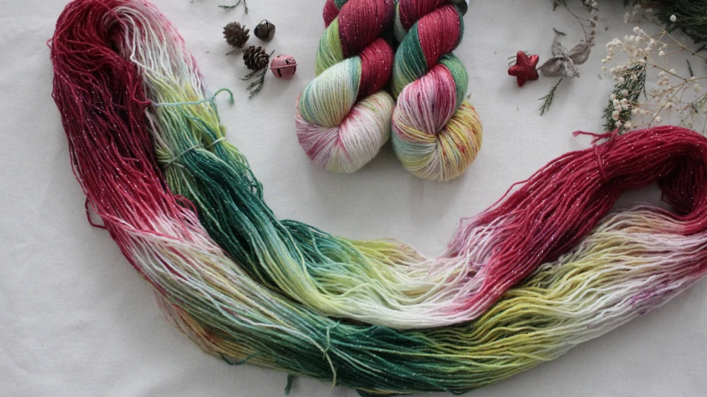 Set 120g "Vánoční girlanda- Zelená" - EXTRA Merino sw/polyamid/Lurex 365m/100g