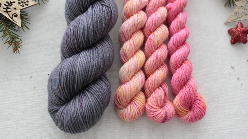 "Set 32" Alpine Bloom Hat - 160g Merino sw 300m