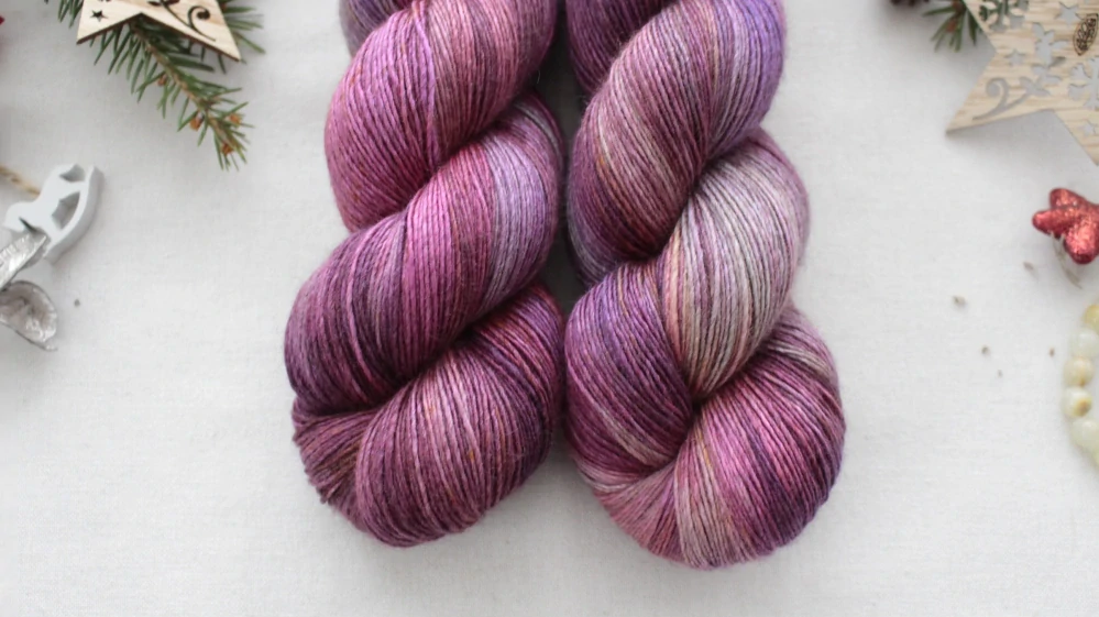 "Ataque de Pasión" 120g - 65%merino 20%hedvábí a 15% yak