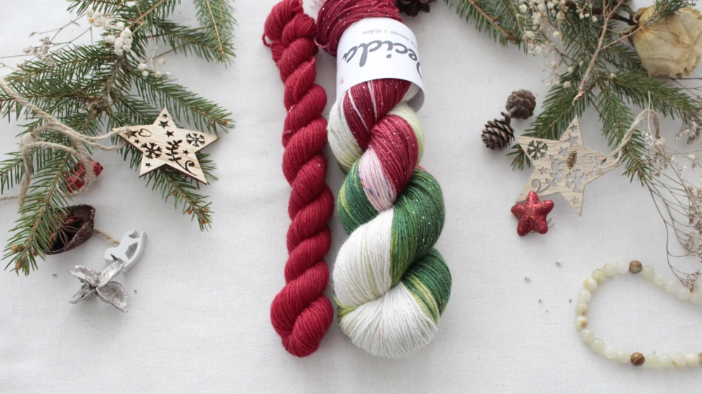Set 120g "Vánoční girlanda- Červená" - EXTRA Merino sw/polyamid/Lurex 365m/100g
