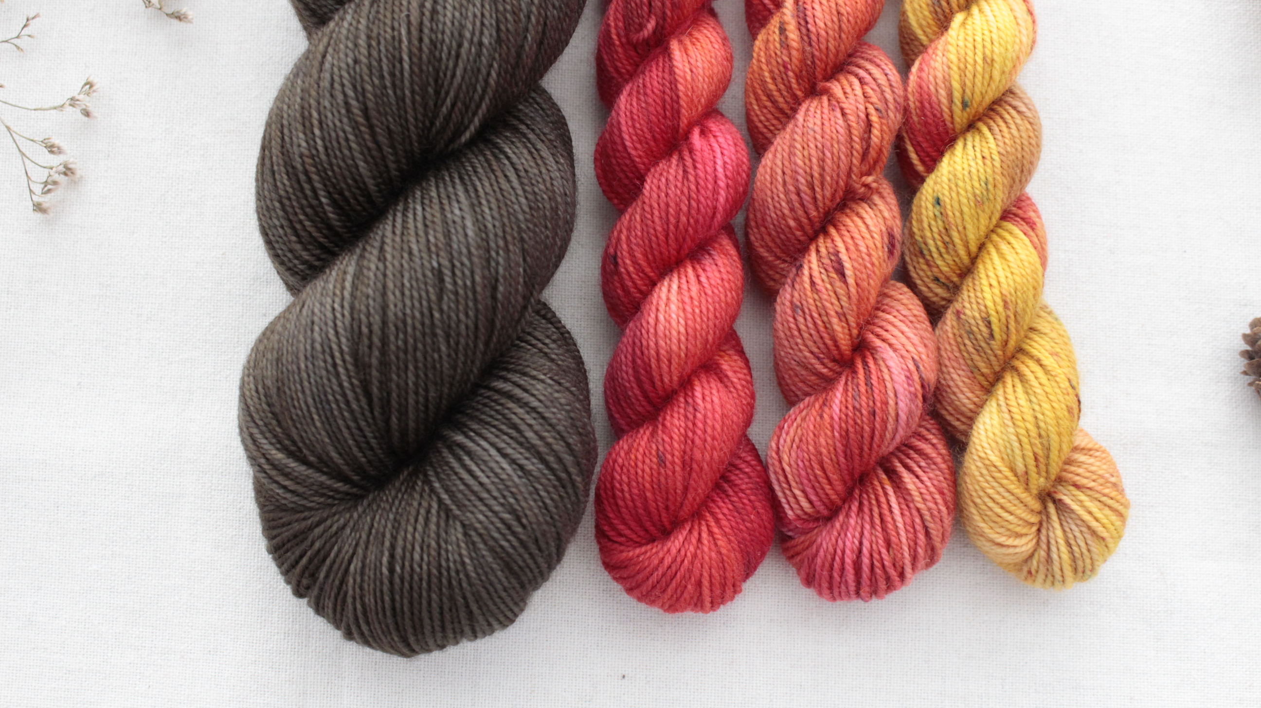 "Set 44" Alpine Bloom Hat - 160g Merino sw 300m