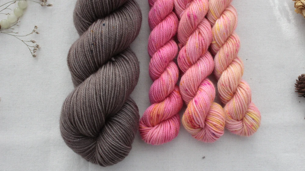 "Set 49" Alpine Bloom Hat - 160g Merino sw 300m