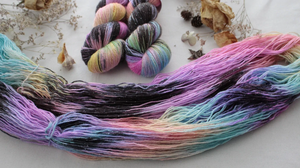 "Disimula" - EXTRA Merino sw/polyamid/Lurex 400m/100g