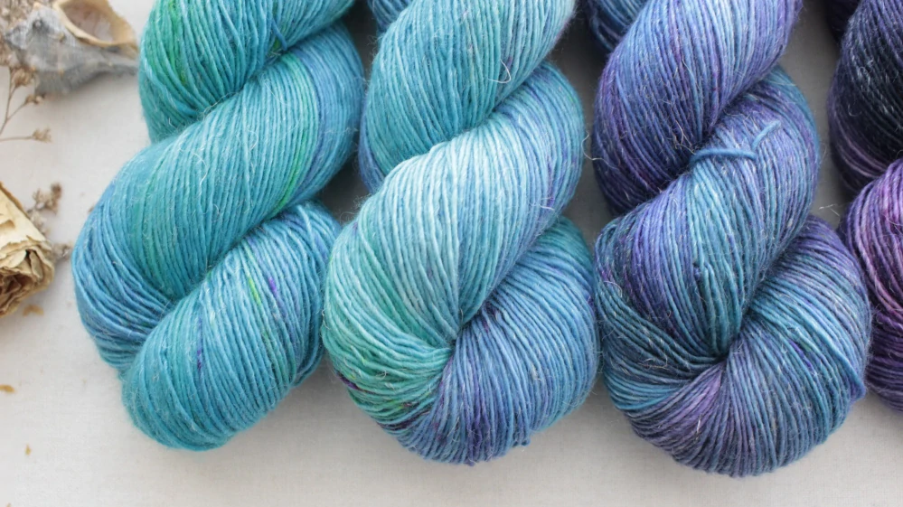"Fade 27" - 500g Single 90% Merino sw/10% Len 366m