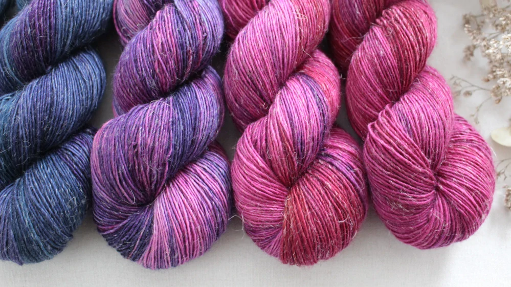"Fade 28" -  500g Single 90% Merino sw/10% Len 366m