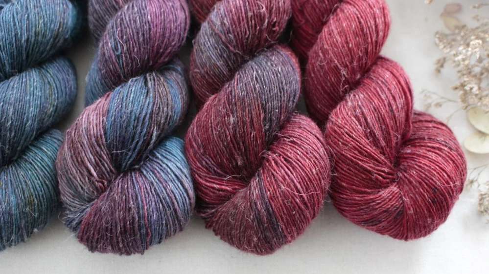 "Fade 33" -  500g Single 90% Merino sw/10% Len 366m