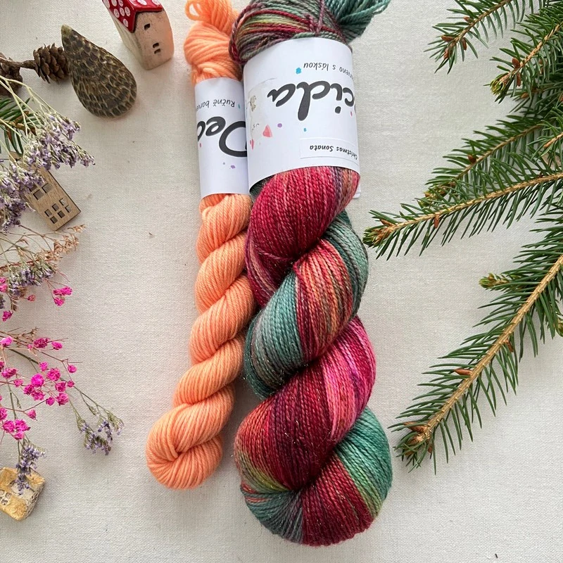 "Christmas Sonata" - 120g Merino sw/Nylon/Zlatá stellina 400m