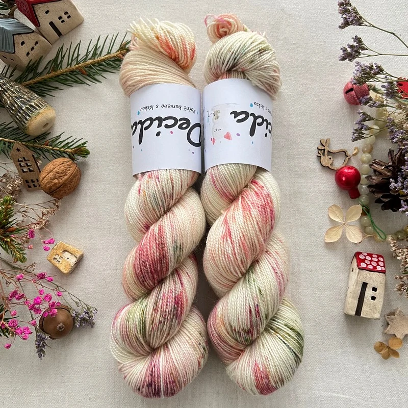 "Christmas Sugar" - Merino sw/Nylon/Zlatá stellina 400m