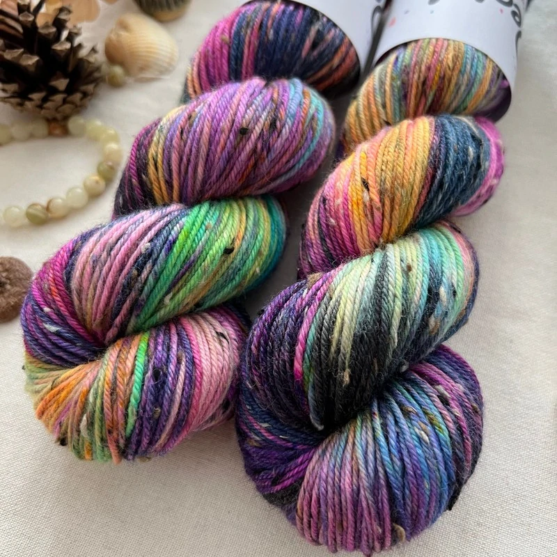 "Circulos" Donegal DK -  85% merino a 15% donegal nopky 212m