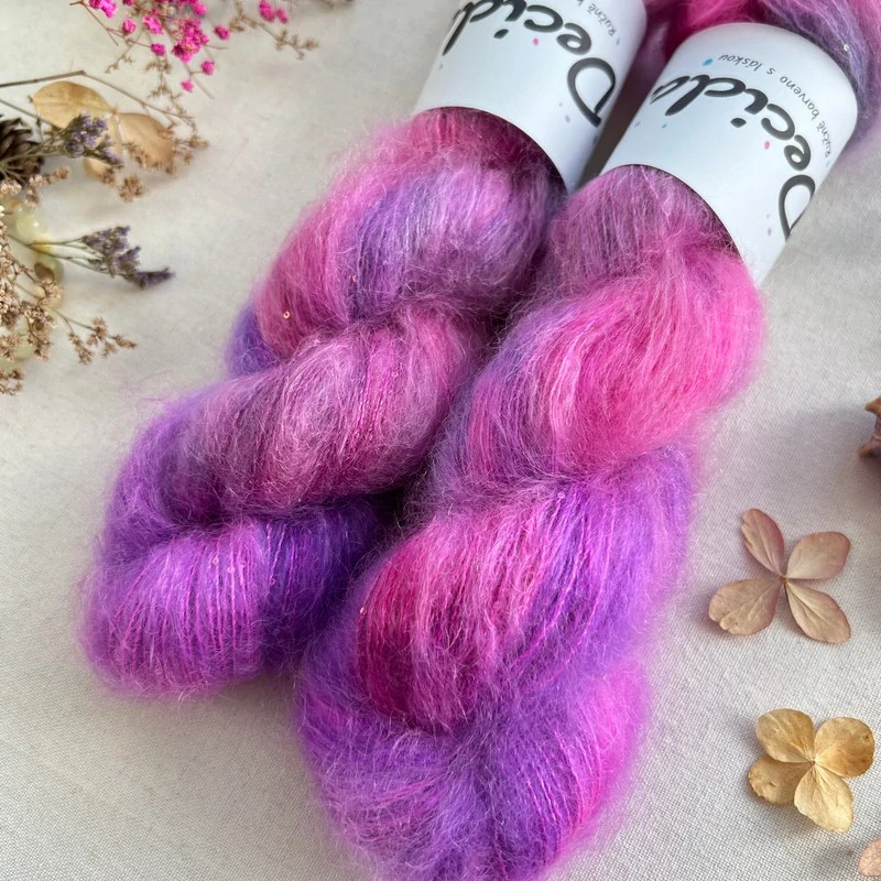 "Orchid Veil"- 64% superkid mohér 3% merino 10% flitry 23% hedvábí 400m/50g