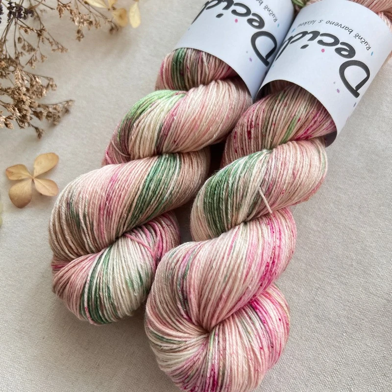 "Blush Petal" 80% merino sw 20% hedvábí 400m
