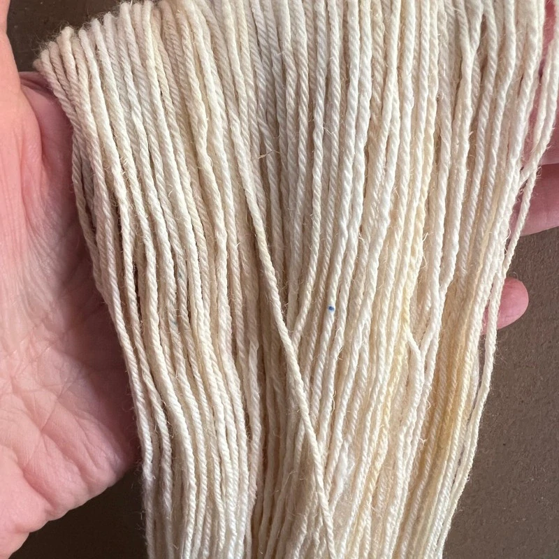 "Amalfi Sorbet" 60% merino 20% hedvábí 20% len 400m 