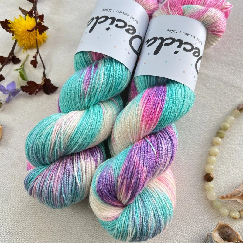 "Laolu 5" 60% merino 20% hedvábí 20% len 400m 