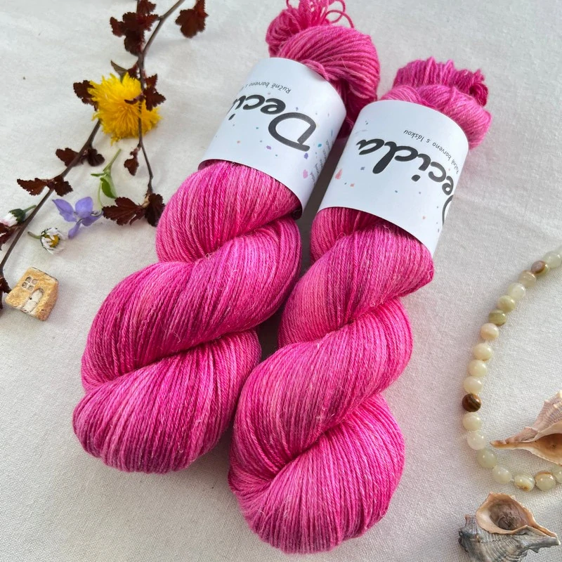 "Alba" 60% merino 20% hedvábí 20% len 400m 