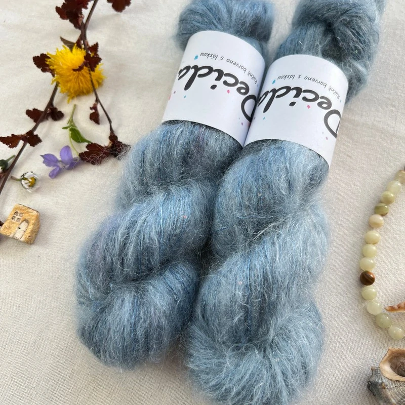 "Elio" 64% superkid mohér 3% merino 10% flitry 23% hedvábí 400m/50g