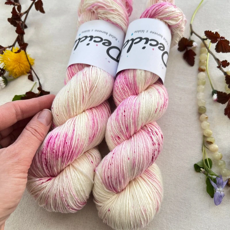 "Strawberry Milk 2" 80% merino sw 20% hedvábí 400m 