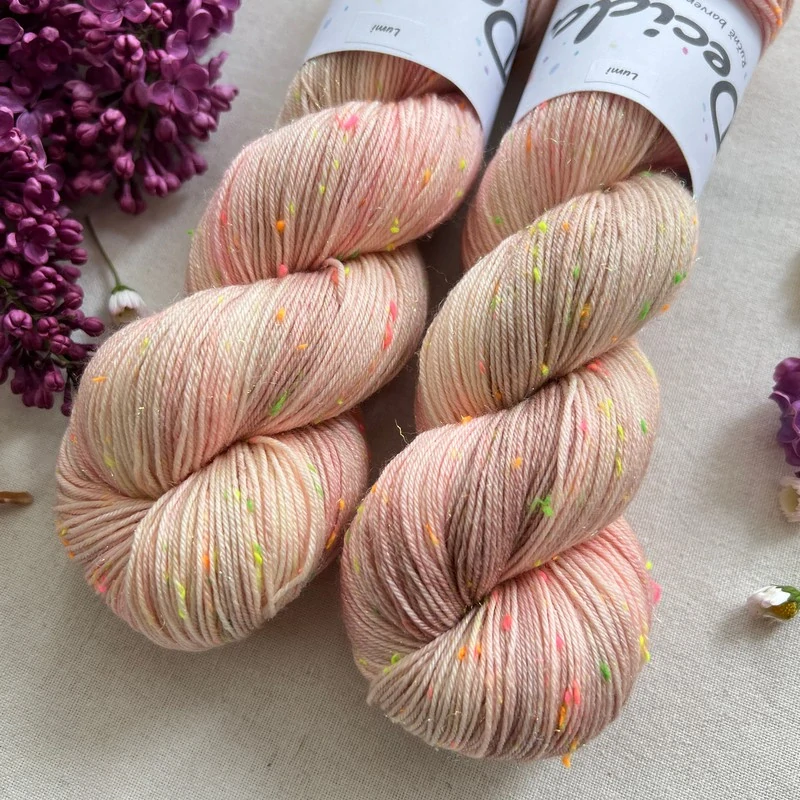"Lumi"- 80% merino sw 10% donegal 10% stelina 400m/100g