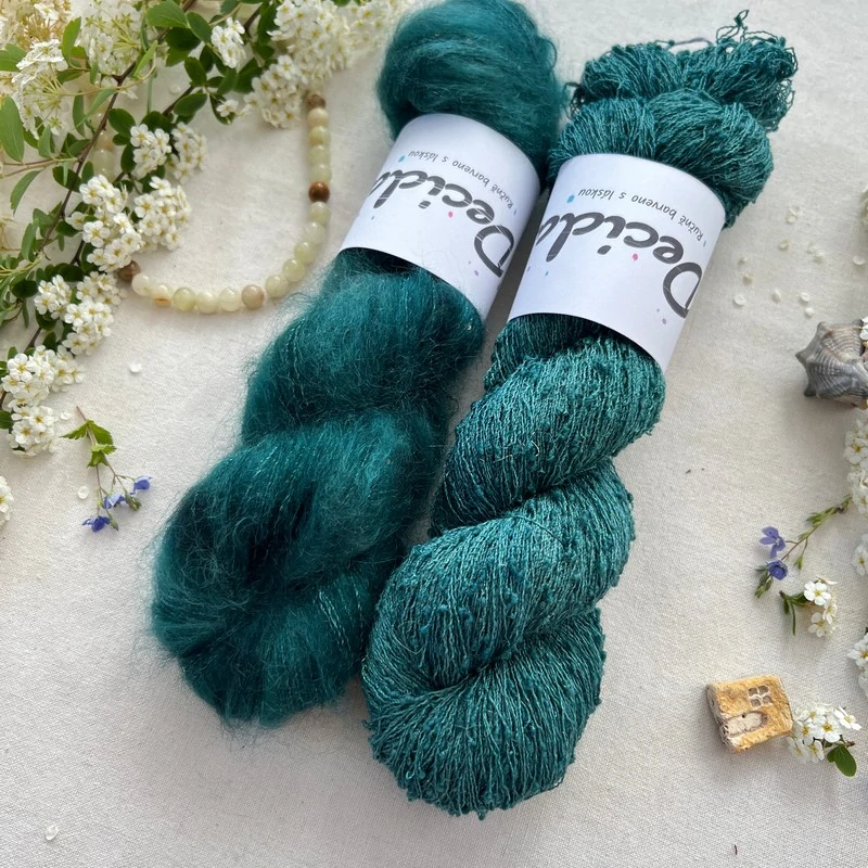 "Mirage Mist" 64% superkid mohér 3% merino 10% flitry 23% hedvábí 400m/50g